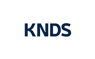L'image montre l'acronyme KNDS en lettres majuscules bleu foncé en gras centrées sur un fond gris clair.