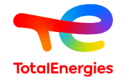Le logo TotalEnergies, comportant un « te » minuscule stylisé dans un dégradé de rouge, orange, vert, bleu et violet, avec TotalEnergies écrit en gras en rouge en dessous.