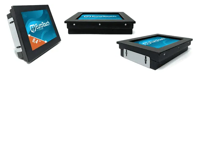 Trois écrans tactiles EuroTouch noirs avec des dalles bleues sont présentés sous différents angles sur fond blanc. Le logo EuroTouch et le chiffre 8.4 s'affichent en bas à gauche.