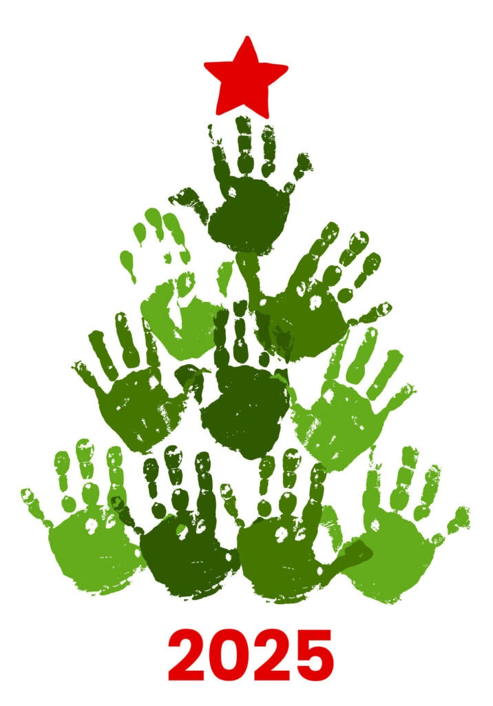 Un arbre de Noël composé d'empreintes de mains vertes avec une étoile rouge au sommet et 2025 écrit en rouge en dessous, le tout sur fond blanc.